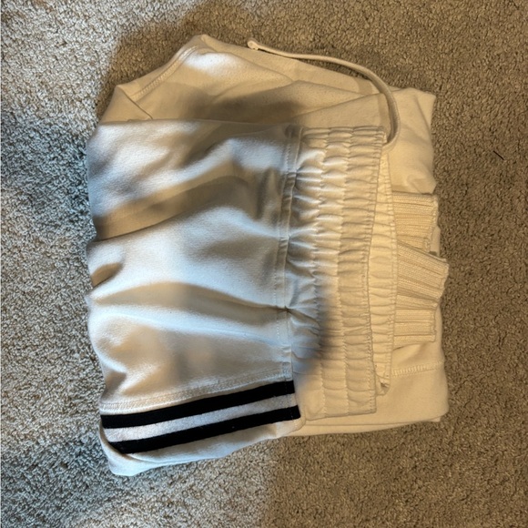 MATCHING SET - Picture 5 of 7